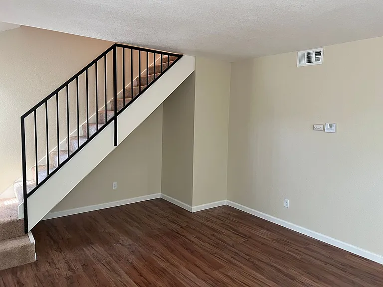 2603 Carlton Ln — Photo 5