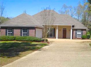716 Forest Woods Dr, Byram, MS