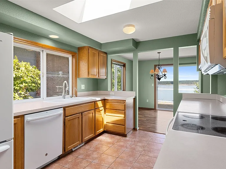 2334 Island Dr NW — Photo 8