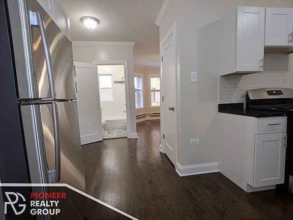 5th image of 3814 N Greenview Ave #3817-3W