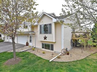 1404 S Trail Cir, Faribault, MN 55021