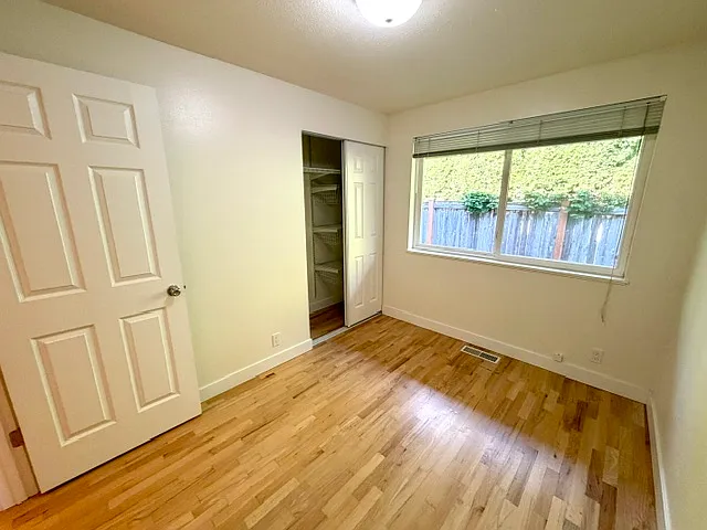 17028 NE 18th St — Photo 13