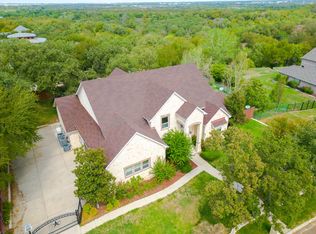 8725 Racquet Club Dr, Fort Worth, TX 76120