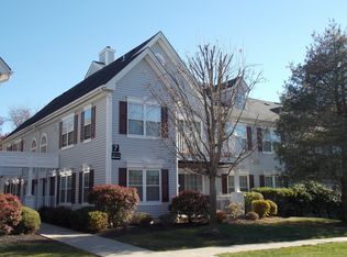 710 Magnolia Ln, Branchburg, NJ 08876
