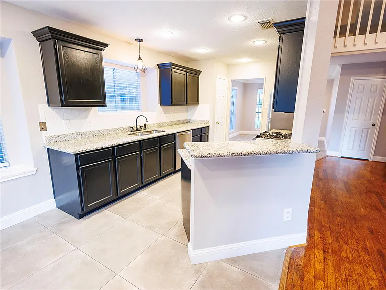 16307 Mulberry Run Ct — Photo 8