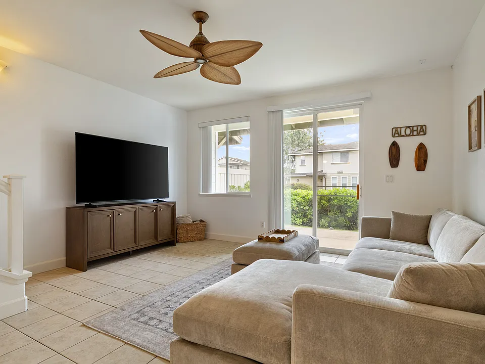 92-1490 Aliinui Dr #3