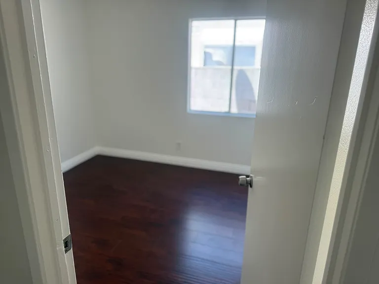 12001 Weeping Willow Ln — Photo 2