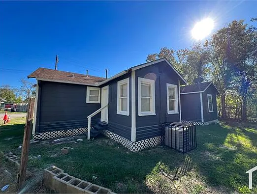 2 bed, 700 sqft, $800 — Photo 3