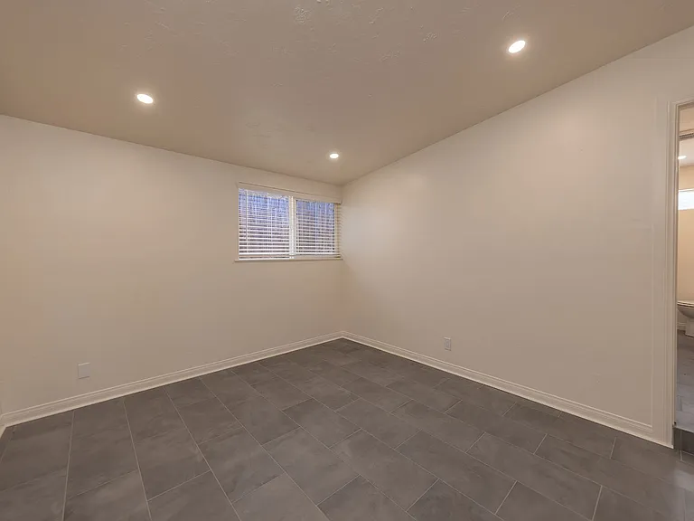 216 Barbara St — Photo 13