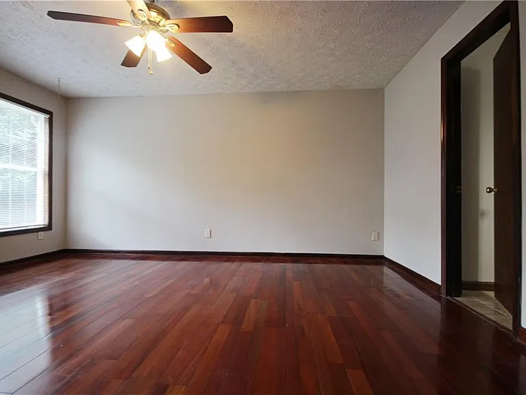 3310 Chastain Xing — Photo 18