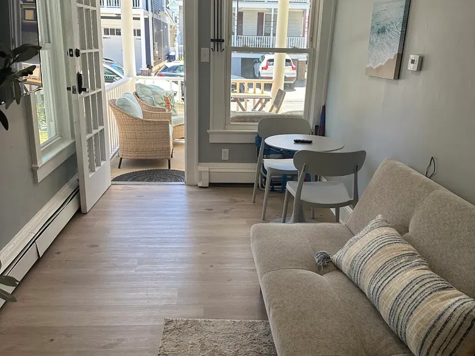 29 Webb Ave #1