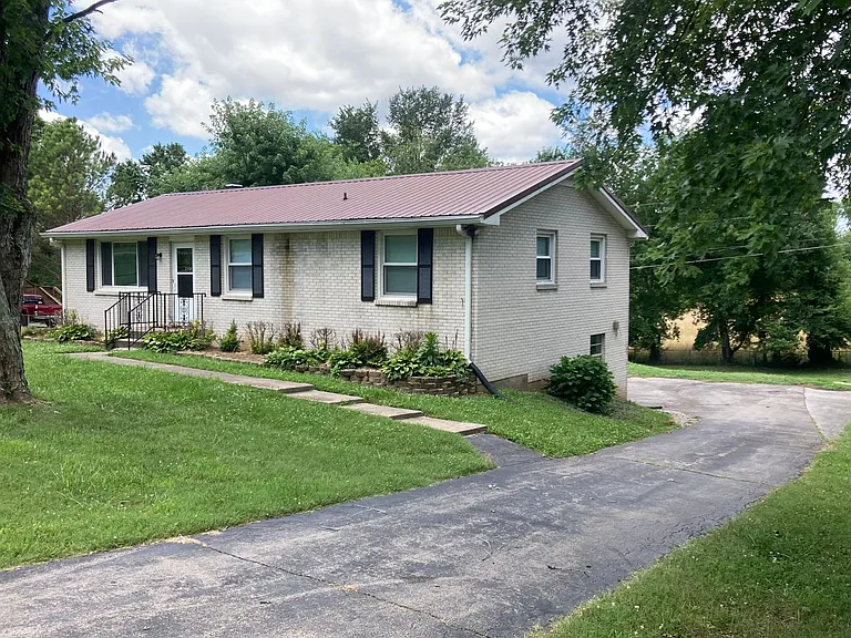 2134 Old Russellville Pike — Photo 3