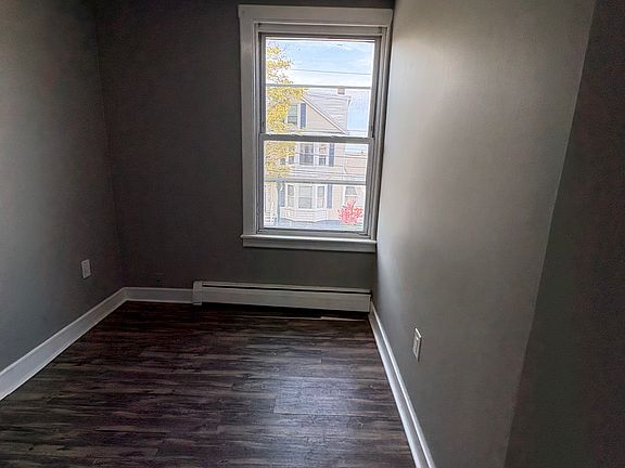 5th image of 360 Cumberland Ave #1