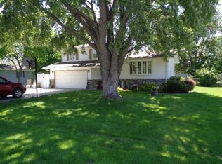 4359 Sherwood Rd, Grand Island, NE 68803