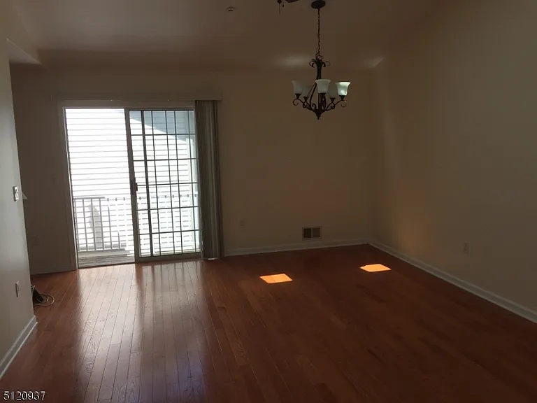 186 Potomac Dr — Photo 7