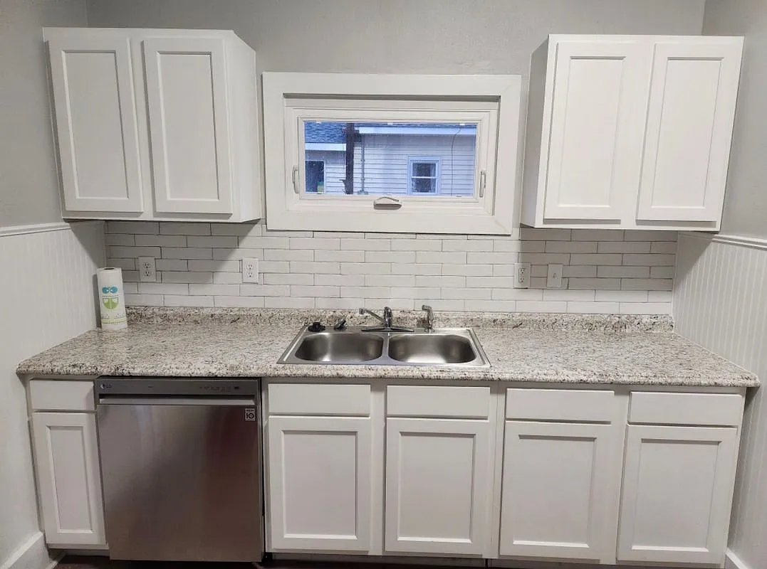 2 bed, 2.0 bath, 1172 sqft, $1,595 — Photo 3