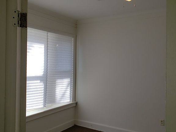 3rd image of 903-909 W 76th St #907-2