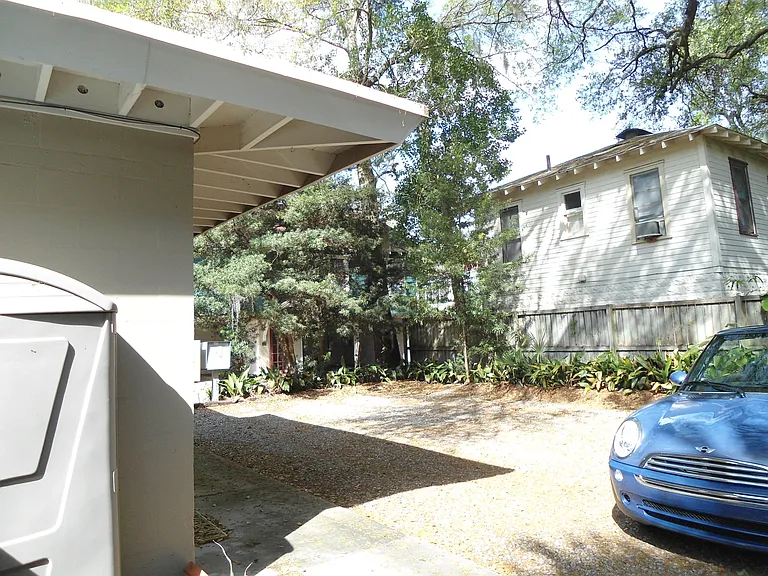 503 E Amelia St — Photo 18