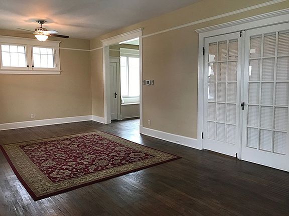 3rd image of 2739 Hartmetz Ave