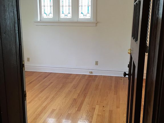 3rd image of 4602 Cleveland Ave APT 1W