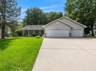 1019 Olympic Dr, Slinger, WI 53086
