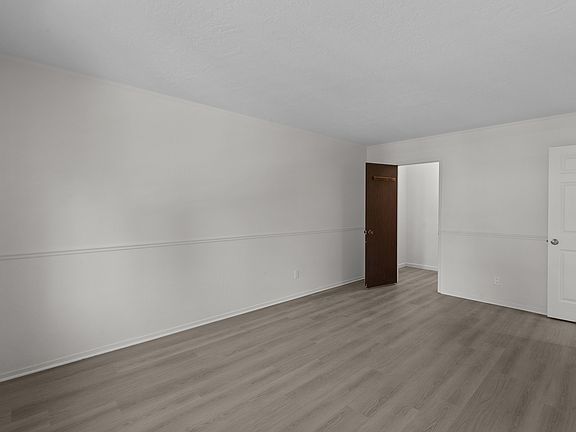 3rd image of 415 Piccadilly Pl APT 12