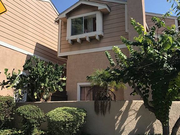 4th image of 2915 E 60th Pl Unit A
