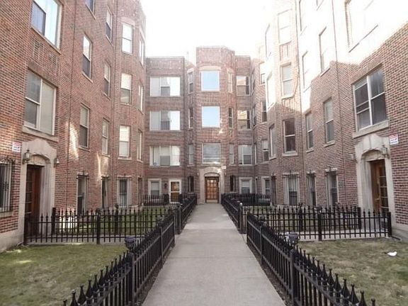 2nd image of 7552 S Essex Ave APT 3B