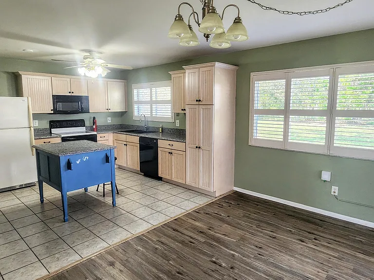431 SE Dalva Ave — Photo 4