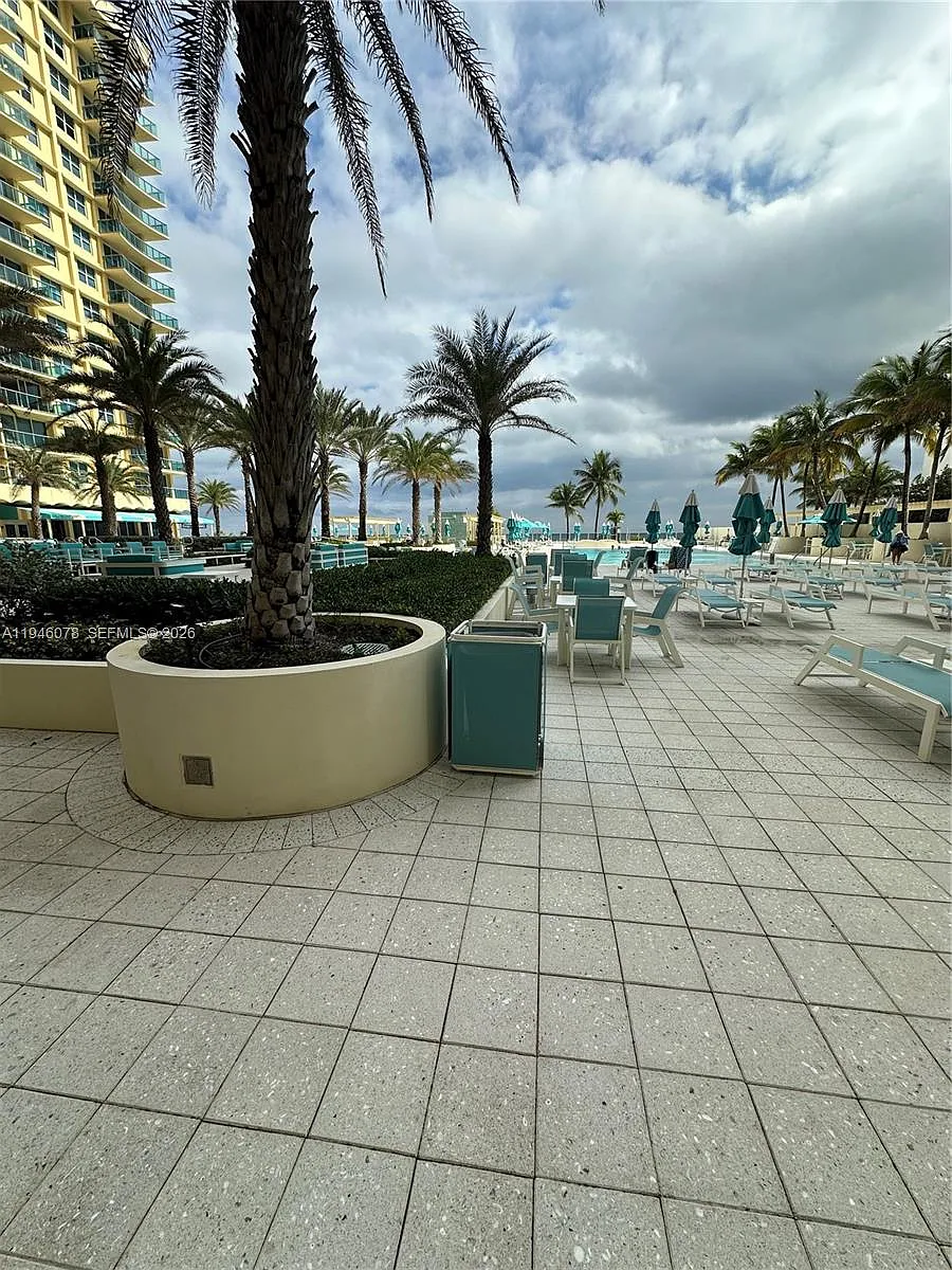 Building Photo - 2501 S Ocean Dr #507