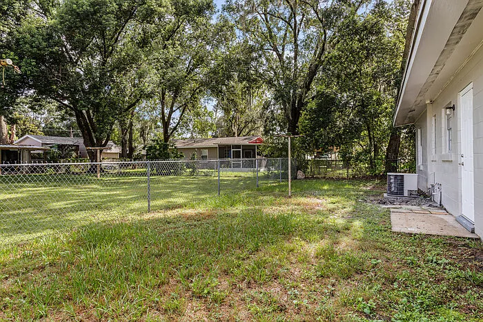 3 bed, 2.0 bath, 1200 sqft, $2,150 — Photo 4