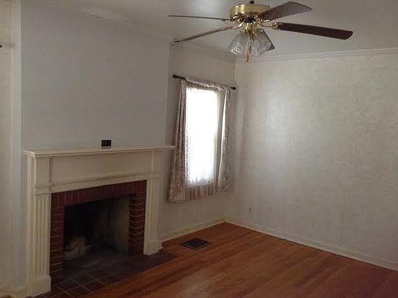3rd image of 166 W Hudson Ave