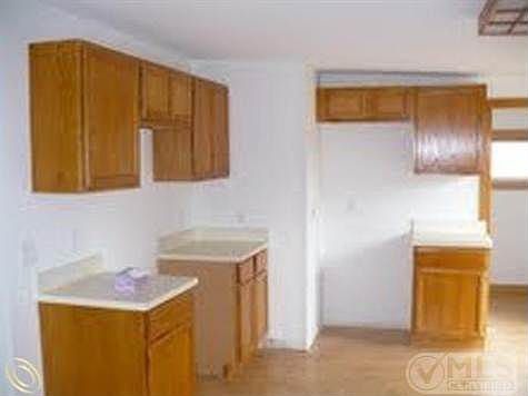 7317 Kipling - kitchen.jpg