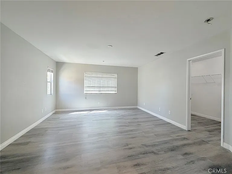 15637 Lasselle St — Photo 11