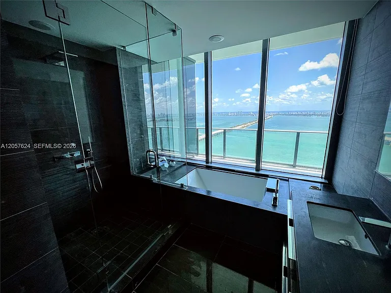 3131 NE 7th Ave #Penthouse 4901 — Photo 33