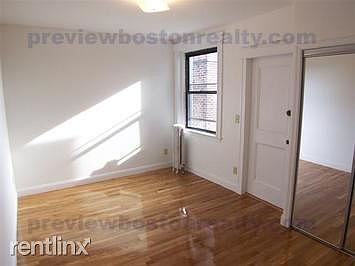 2nd image of 19 Egremont Rd #5CA