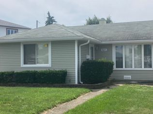 4625 W 89th St, Hometown, IL