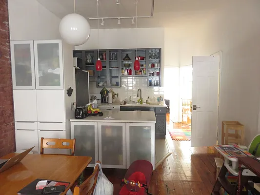 Rented by Space Real Estate | media 20