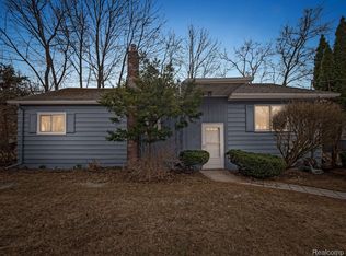 410 S Squirrel Rd, Auburn Hills, MI 48326