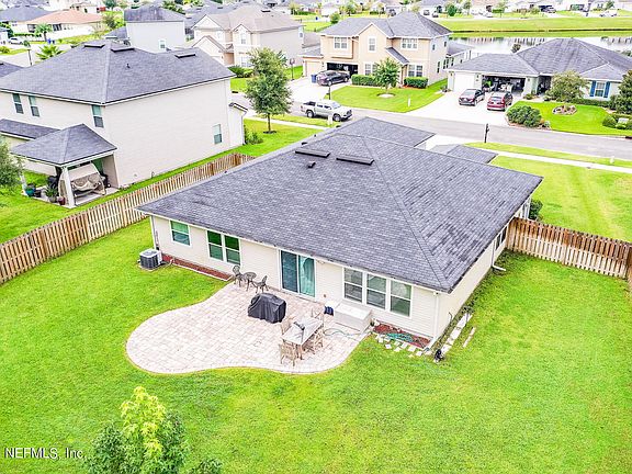 4th image of 77114 Andora Dr