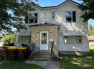 318 W Elk St, Freeport, IL 61032