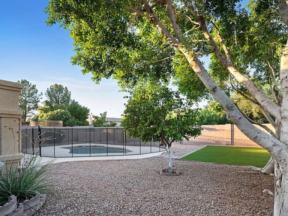 4th image of 1182 W Honeysuckle Ln