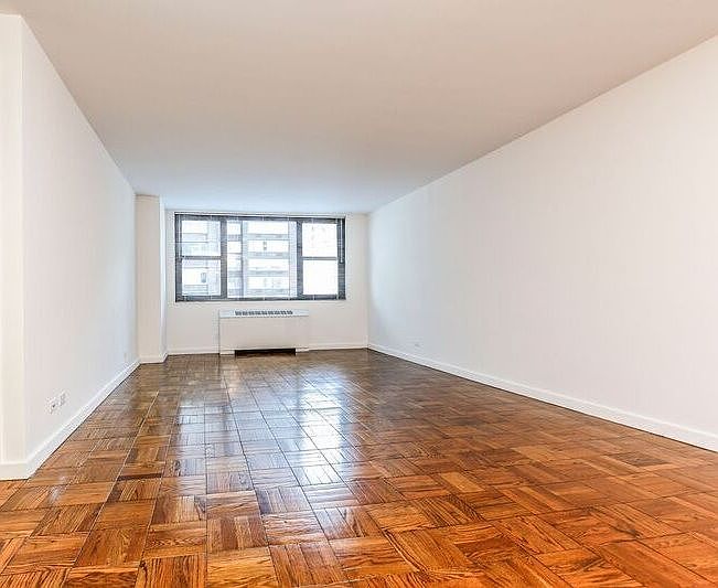 1st image of 315 W 57th St APT 15E