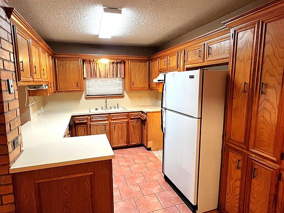 3rd image of 2223 85th St