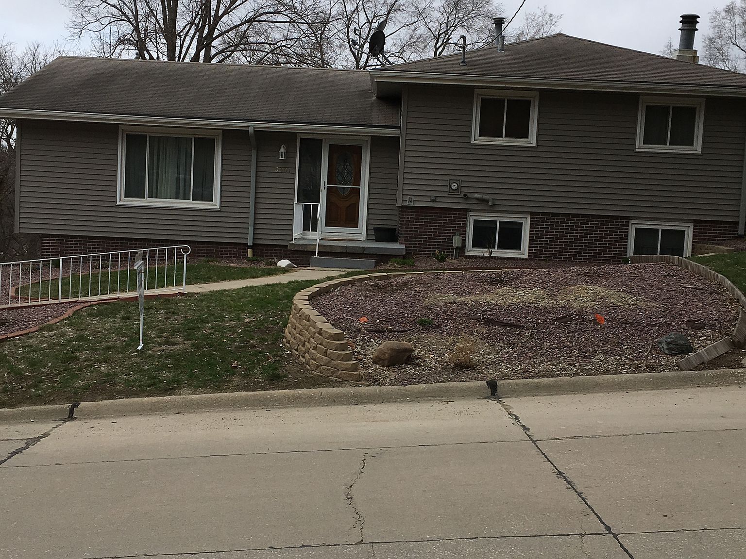 3401 Lindenwood St, Sioux City, IA 51104 Zillow