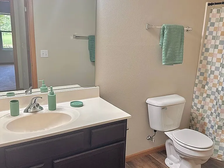 Fairway Glen Apartments — Photo 20