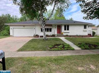 510 Mesabi Dr, Hibbing, MN 55746