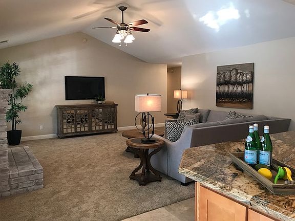 5th image of 1690 Corsica Dr