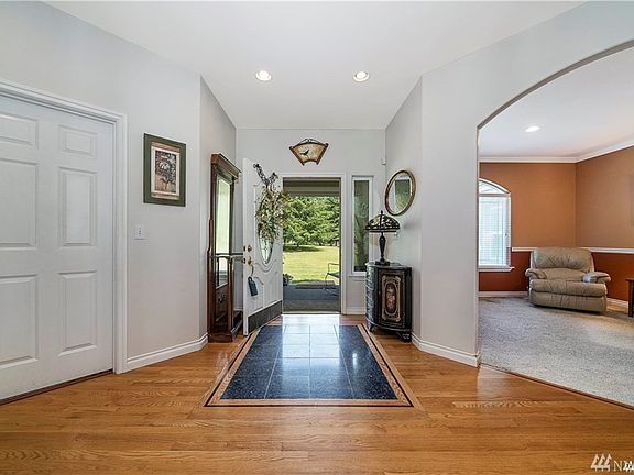 5th image of 10533 Nyla Ln SE