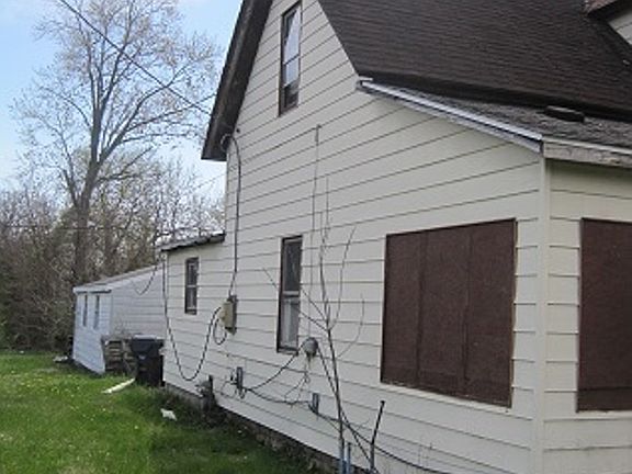 3rd image of 459 W Green St